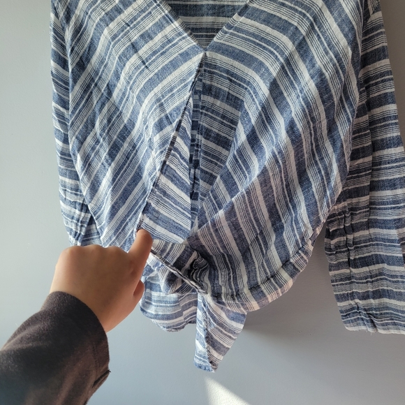 Hollister Cotton Wrap Blouse sz M - Picture 6 of 9